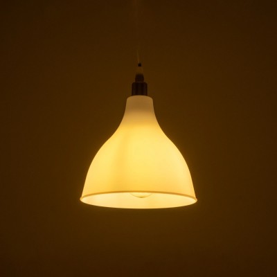 GloboStar® RADE 203-0126 Μοντέρνο Κρεμαστό Φωτιστικό Καμπάνα Μονόφωτο 1 x E27 IP20 Λευκό με Ασημί Πλαστικό - Μ17.5 x Π17.5 x Υ56cm Διακόσμηση - Φως - Χαλιά