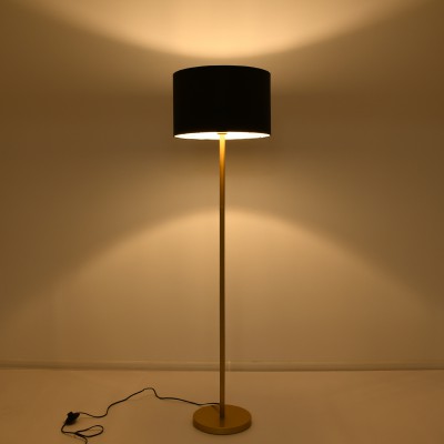 GloboStar® ASHLEY 00825 Μοντέρνο Επιδαπέδιο Φωτιστικό Μονόφωτο 1 x E27 IP20 Χρυσό Μέταλλο με Μαύρο Ύφασμα - Μ40 x Π40 x Υ148cm