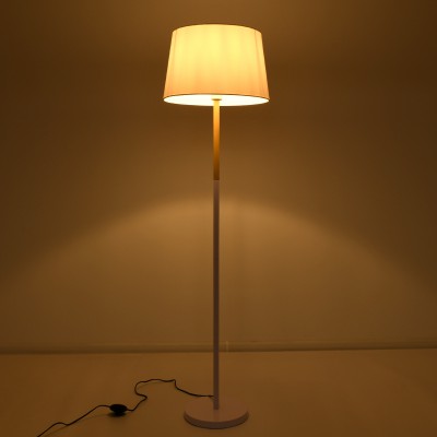 GloboStar® CEDAR 00828 Μοντέρνο Φωτιστικό Δαπέδου Μονόφωτο 1 x E27 Λευκό Μεταλλικό Καμπάνα με Λευκό Ύφασμα & Εφέ Ξύλου D40 x H148cm Διακόσμηση - Φωτισμός - Χαλιά