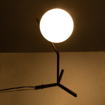 GloboStar® ELFIS BLACK 01100 Μοντέρνο Επιτραπέζιο Φωτιστικό Πορτατίφ Μονόφωτο Μαύρο Μεταλλικό με Λευκό Γυαλί Φ15 x Υ43cm Διακόσμηση - Φωτισμός - Χαλιά GloboStar® ELFIS BLACK 01100 Μοντέρνο Επιτραπέζιο Φωτιστικό Πορτατίφ Μονόφωτο Μαύρο Μεταλλικό με Λευκό Γυαλί Φ15 x Υ43cm Διακόσμηση - Φωτισμός - Χαλιά